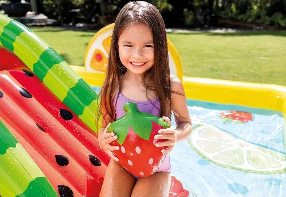 ¡El regalo perfecto para los pequeños! Centro de juegos hinchable con tobogán y piscina. ¡Sorprende a tus hijos!