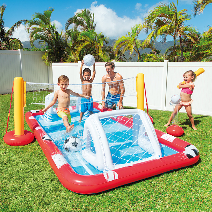 Diversión acuática asegurada! Centro de juegos hinchable Intex, perfecto para niños. Incluye accesorios para deportes. ¡Compra ahora!