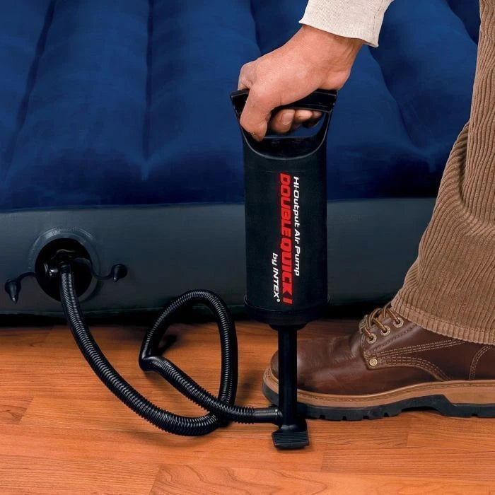 ¡Compra ahora la bomba manual Intex Double Quick! Doble acción, 3 boquillas y diseño portátil. ¡Infla tus inflables rápidamente!